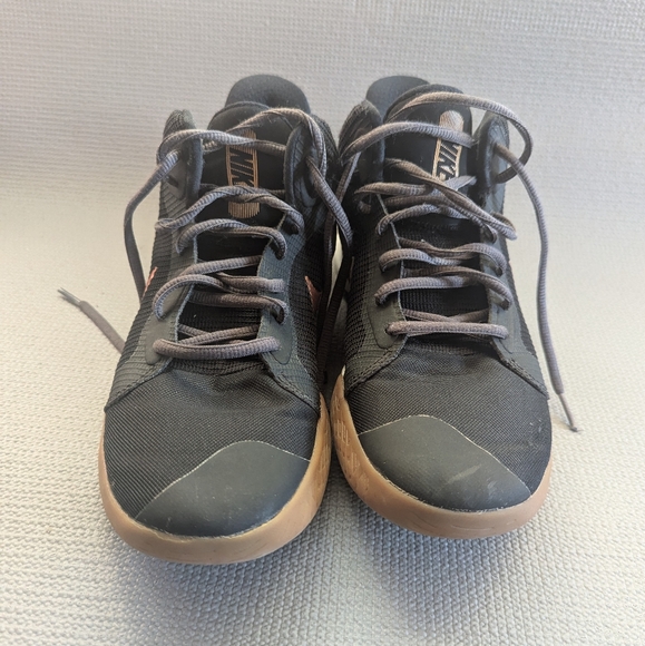 #32 - NIKE Precision III Black Metallic Copper Basketball Shoe - Picture 5 of 12